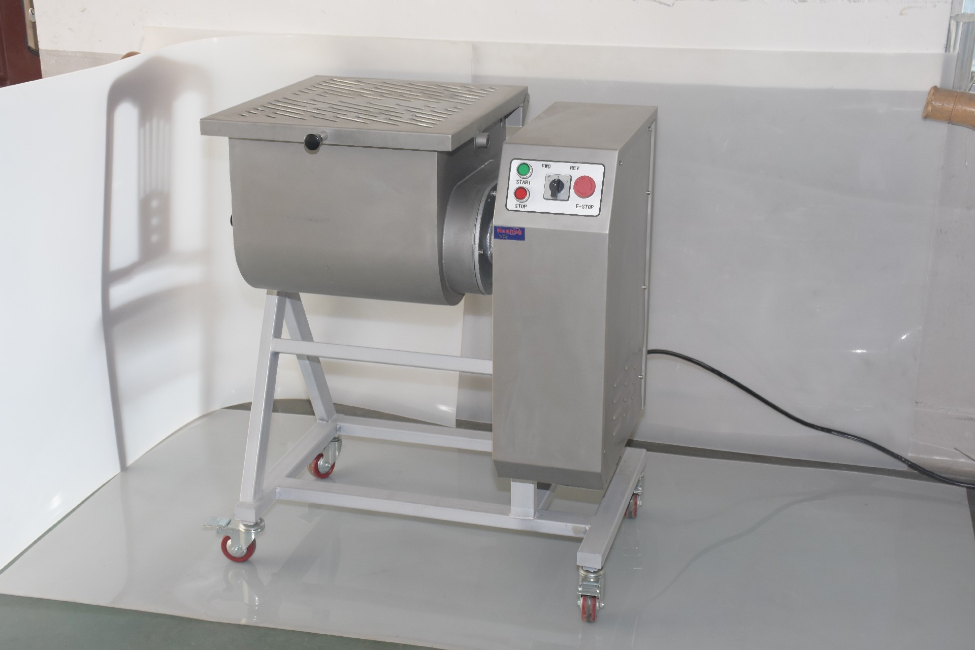 GL-60 Stuffing machine